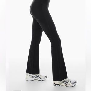 TNAButter Atmosphere Hi-Rise Flare Leggings - Size S (tall)